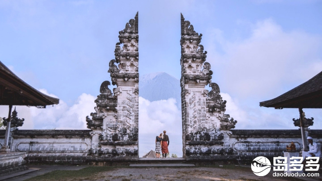 batch_Pura-Lempuyang-Bali-The-Gateway-To-Heaven-6-2-1440x960.jpg